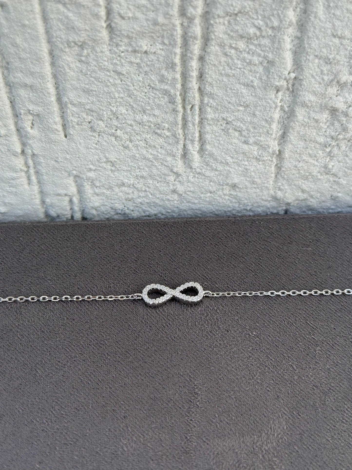 Infinity Loop Bracelet - Sterling Silver 925 - Plated Rhodium White Gold 18K - Adjustable Size