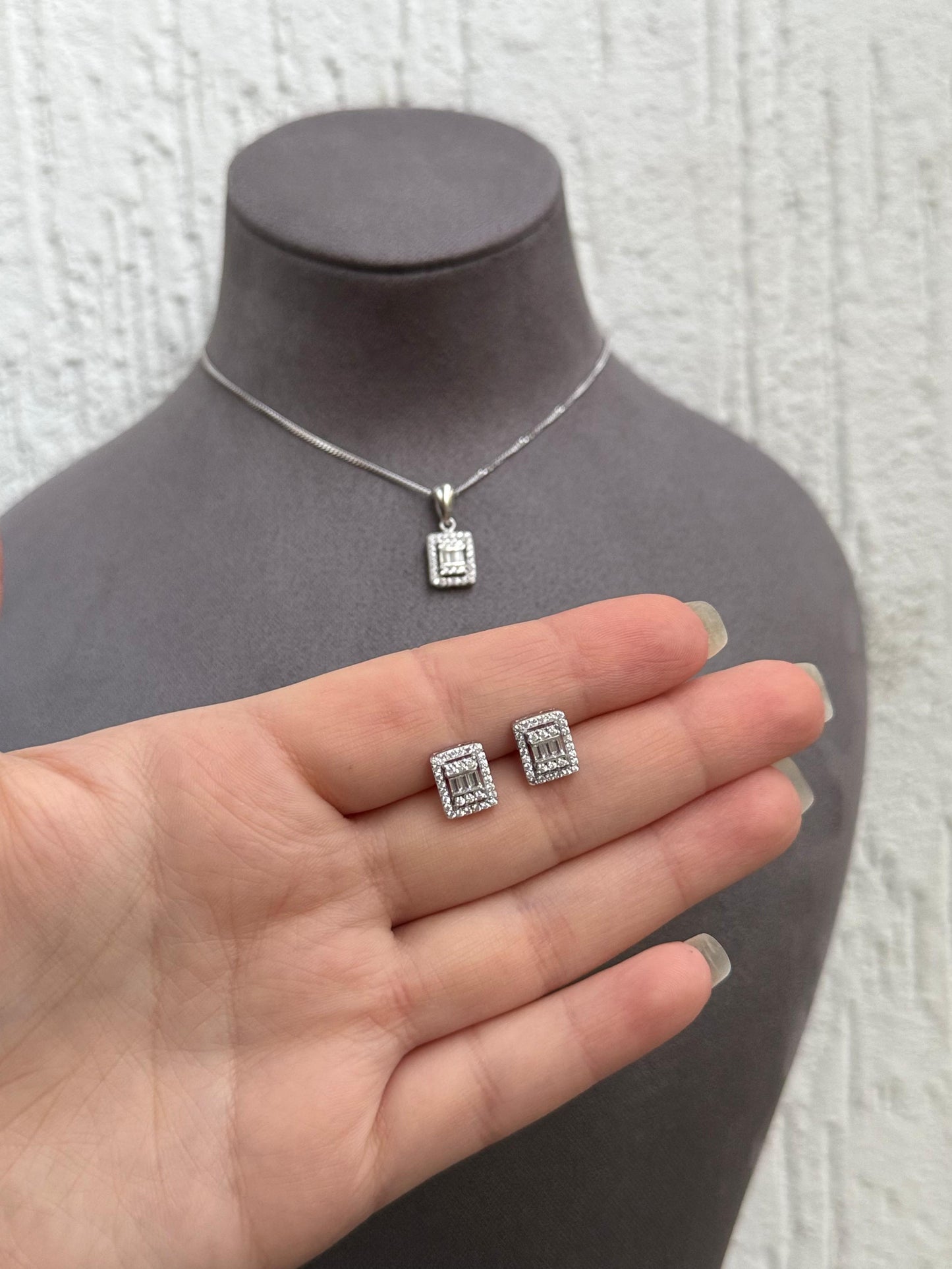 Classical Elegance Jewelry Set - Modern Style - Sterling Silver 925 with Zircon Stones Plated Rhodium White Gold 18K
