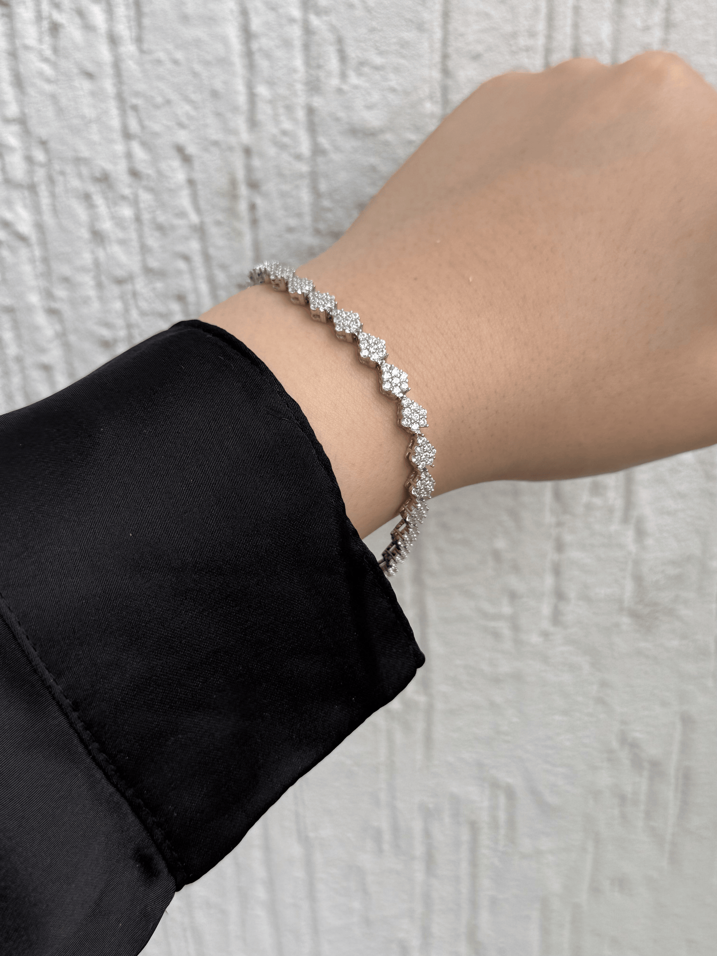 Radiant Bloom Bracelet - Sterling Silver 925 with Sparkling Zircon Stones