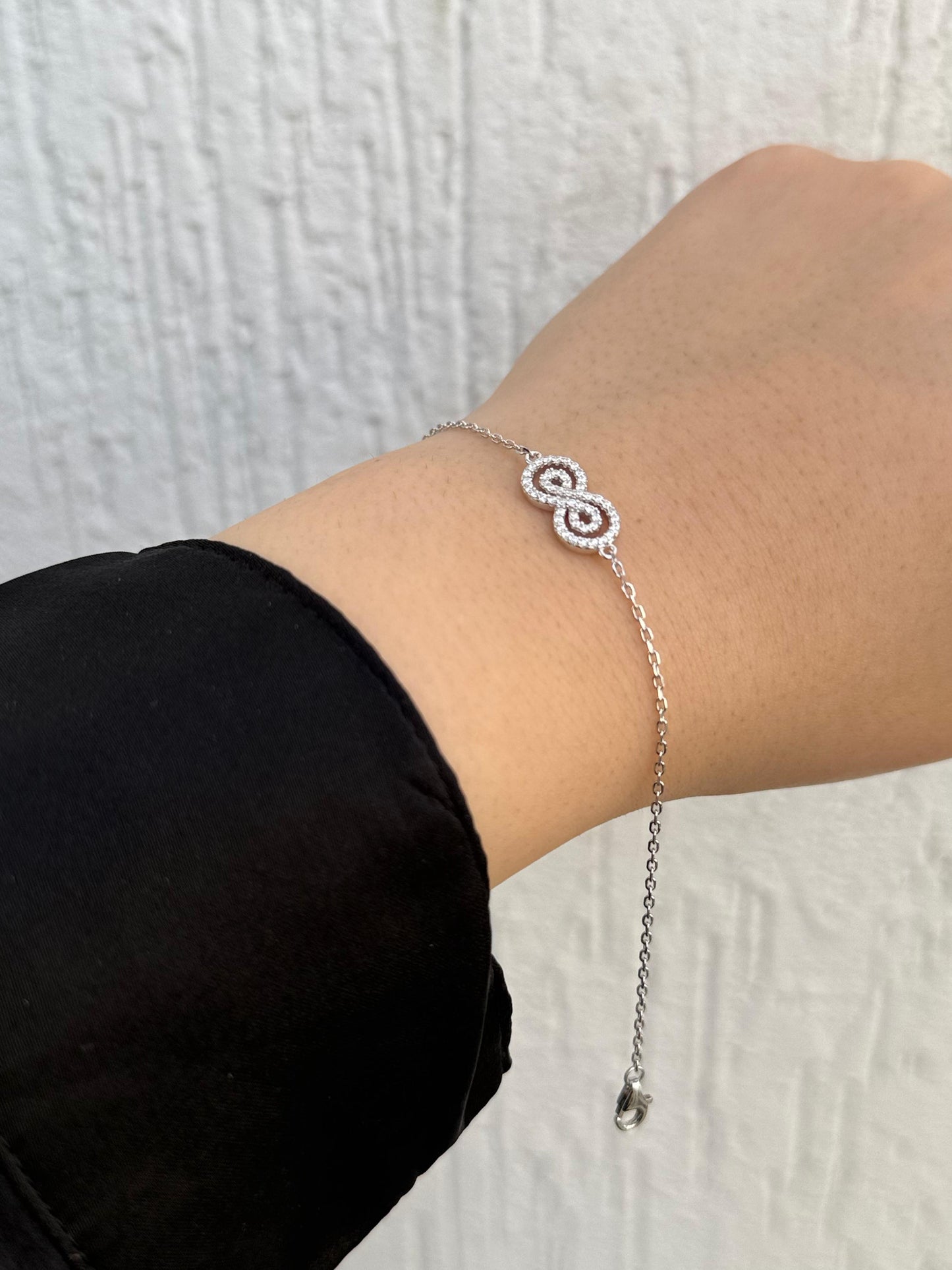 Infinity Loop Bracelet - Sterling Silver 925 - Plated Rhodium White Gold 18K - Adjustable Size