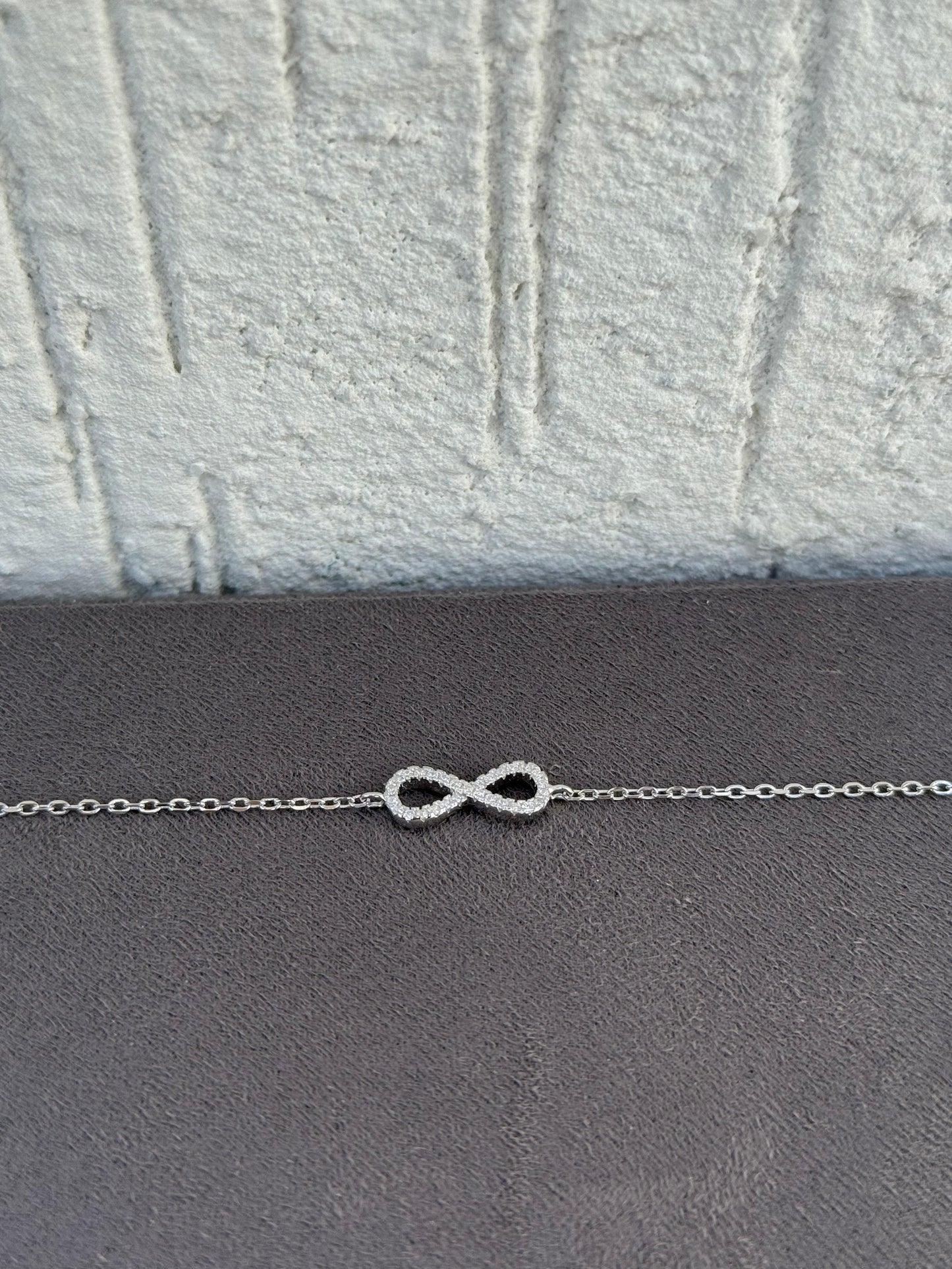 Infinity Loop Bracelet - Sterling Silver 925 - Plated Rhodium White Gold 18K - Adjustable Size