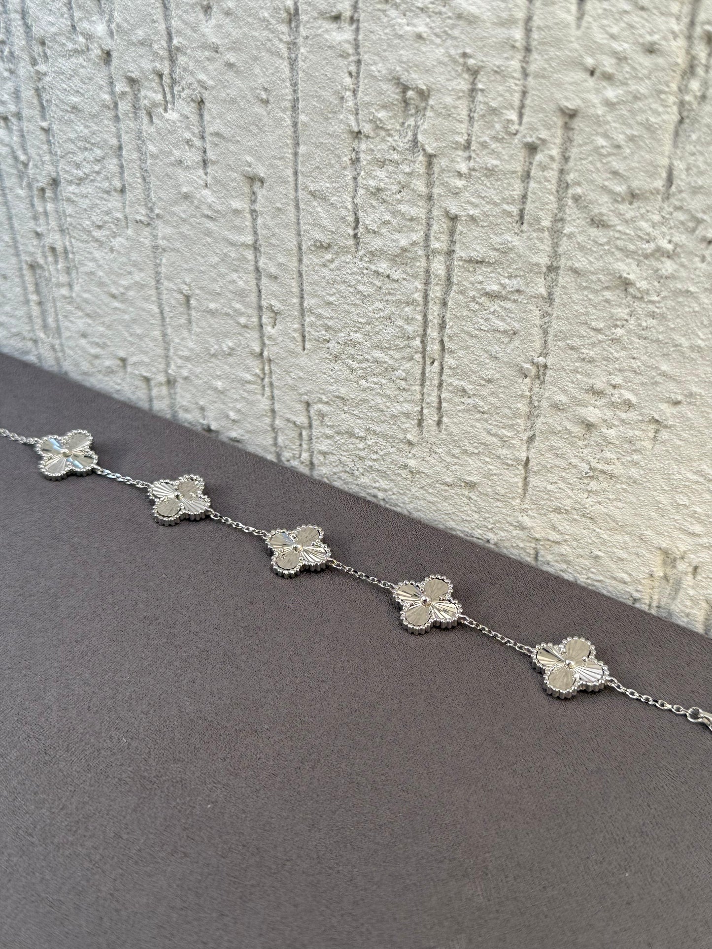 Leaf Charm Bracelet - Sterling Silver 925 - 5-Leaf Design - Plated Rhodium White Gold 18K - Adjustable Size