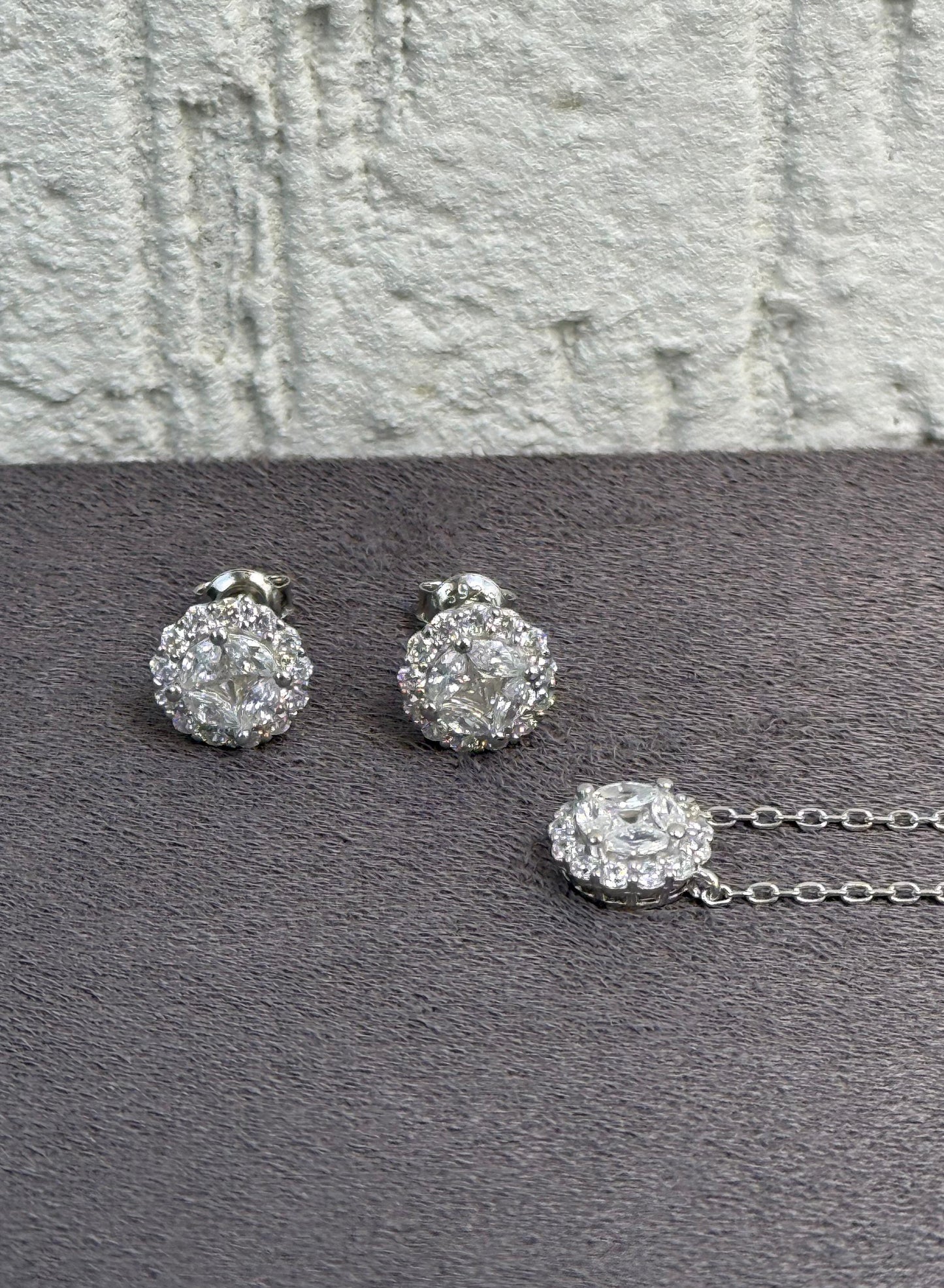 Flower Jewelry Set - Necklace and Earrings - Sterling Silver 925 with Zircon Stones - Plated Rhodium White Gold 18K