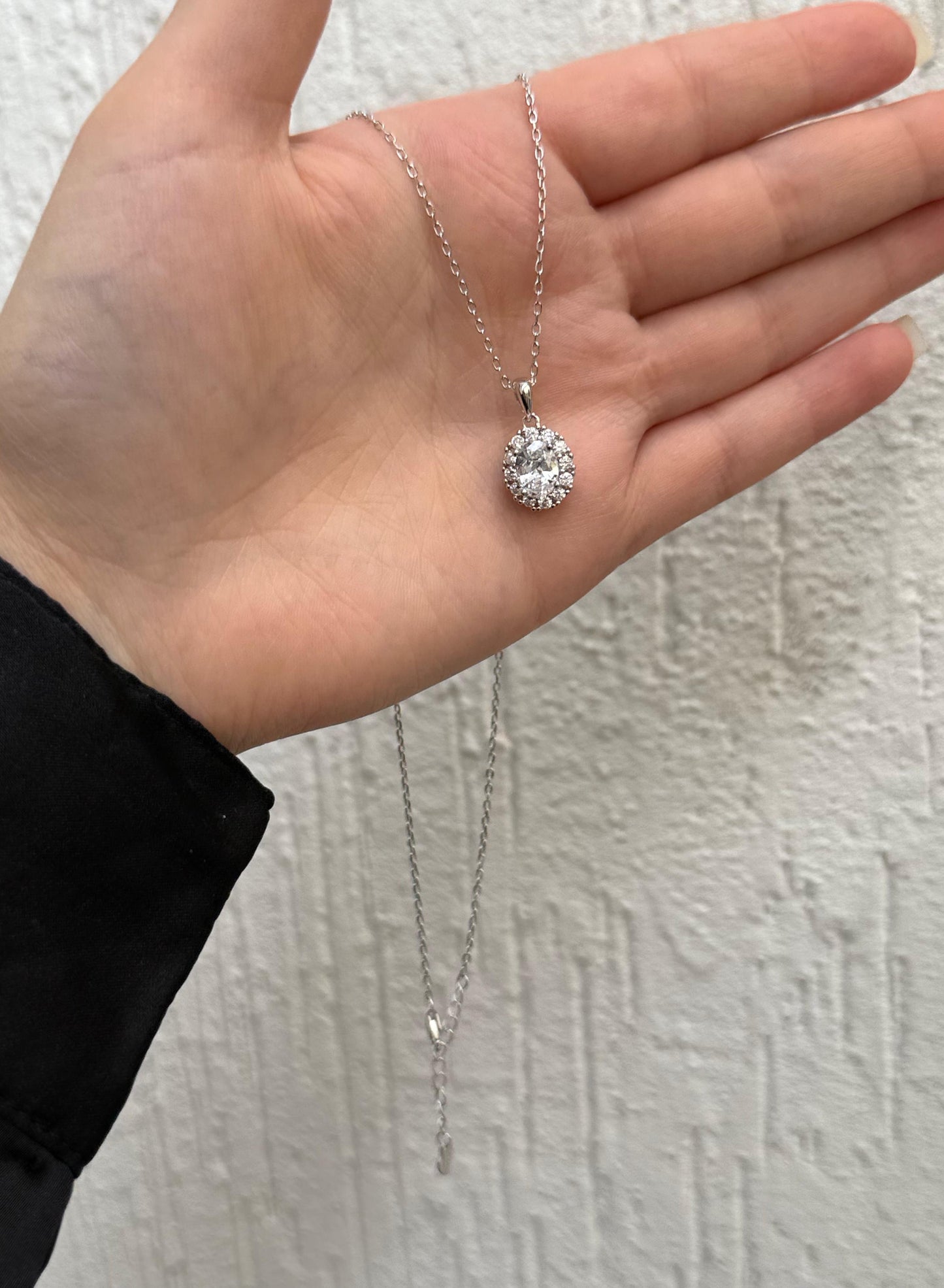 Dainty Zircon Halo Pendant Necklace - Sparkling Silver Delight - Sterling Silver 925 - Plated Rhodium White Gold 18K - Adjustable Size